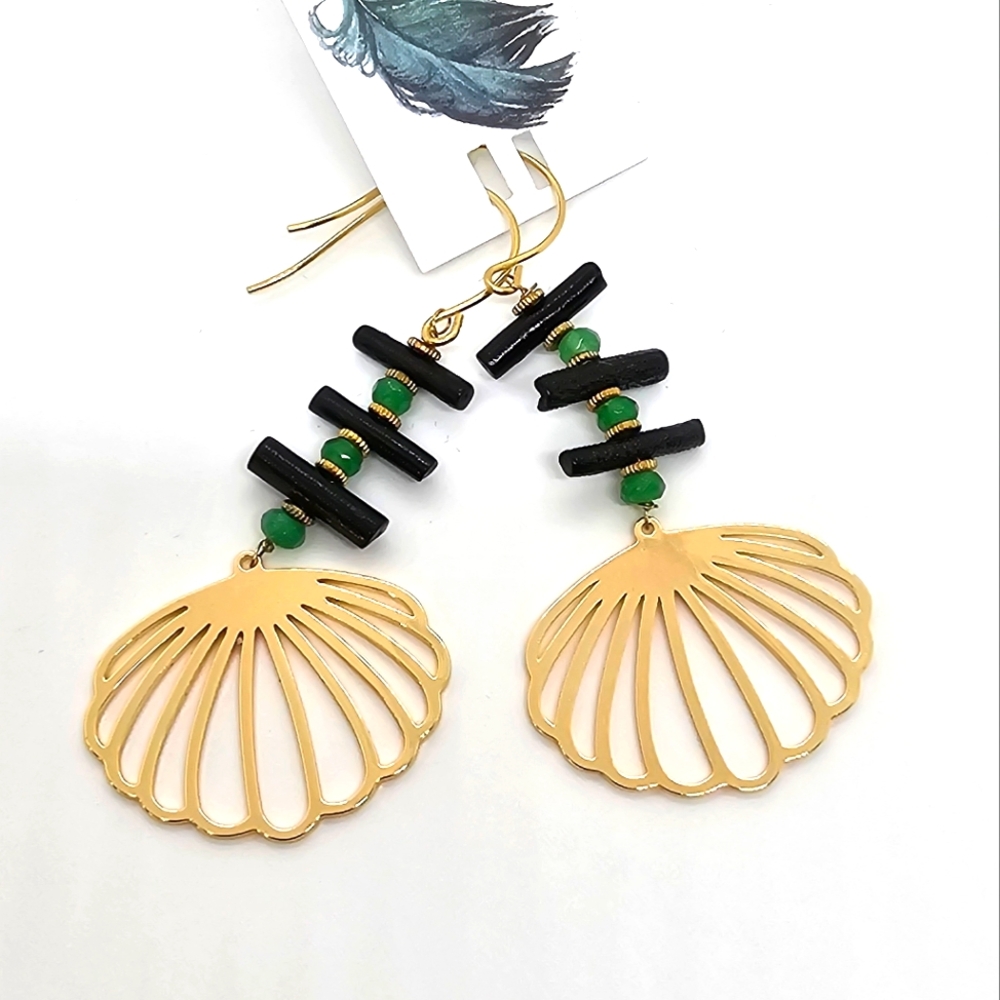 NWT Gallery Series Gold Filled Seashell Earrings with Emerald and Black Coral🪸